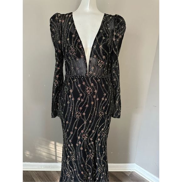 MAC DUGGAL EMBELLISHED LONG SLEEVE PLUNGE TRUMPET GOWN - Picture 5 of 11